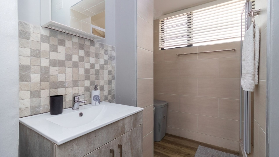 4 Bedroom Property for Sale in Sandbaai Western Cape